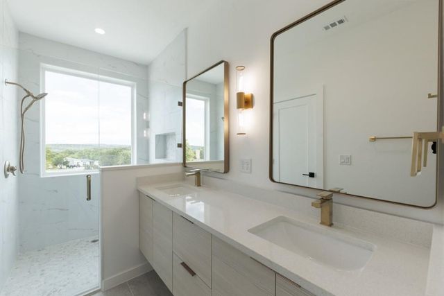 21515A Patton Ave 2, Lago Vista, TX 78645