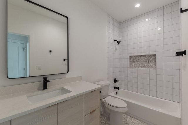 21515A Patton Ave 2, Lago Vista, TX 78645