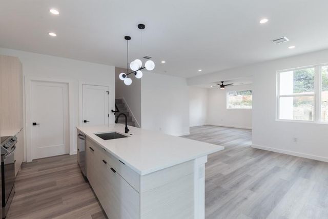 21515A Patton Ave 2, Lago Vista, TX 78645