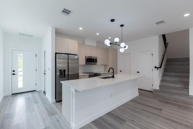 21515A Patton Ave 2, Lago Vista, TX 78645