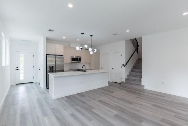 21515A Patton Ave 2, Lago Vista, TX 78645