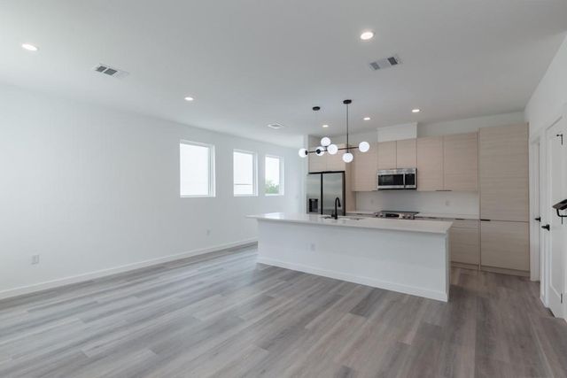 21515A Patton Ave 2, Lago Vista, TX 78645