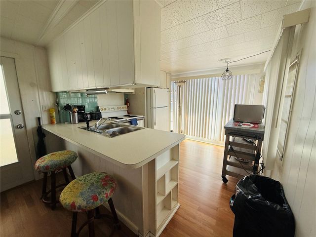 4851 W GANDY BOULEVARD B3L15, Tampa, FL 33611