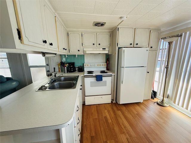 4851 W GANDY BOULEVARD B3L15, Tampa, FL 33611