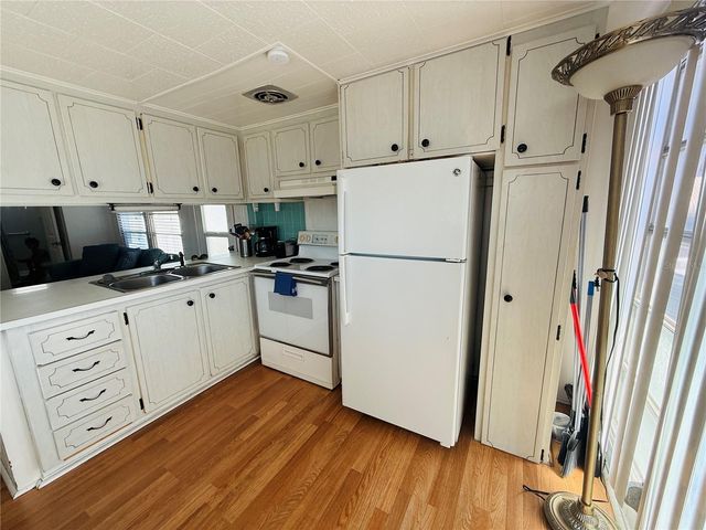 4851 W GANDY BOULEVARD B3L15, Tampa, FL 33611