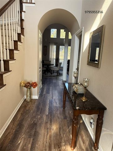 8504 Young LN, Austin, TX 78737