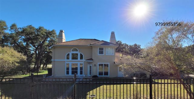 8504 Young LN, Austin, TX 78737