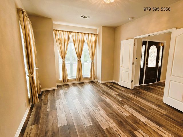 8504 Young LN, Austin, TX 78737