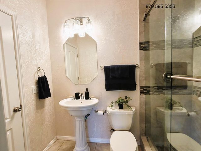 8504 Young LN, Austin, TX 78737