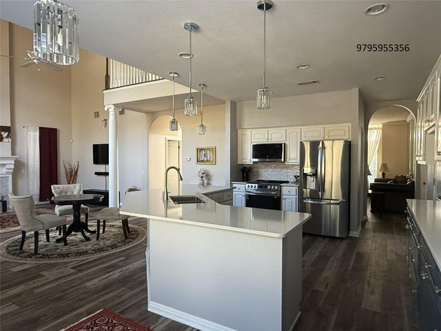 8504 Young LN, Austin, TX 78737