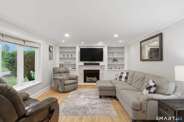 44 Skyline Drive, Waterbury, CT 06706