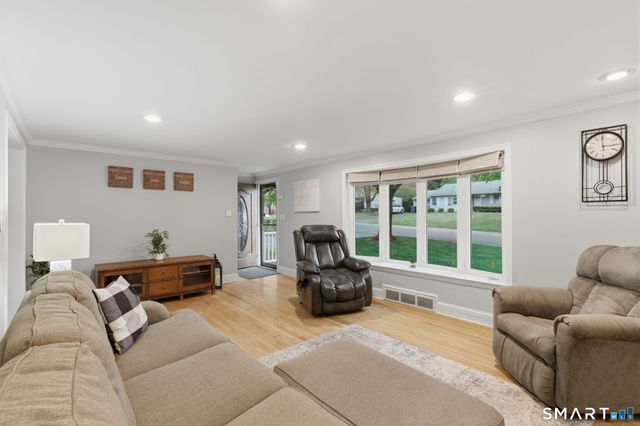 44 Skyline Drive, Waterbury, CT 06706