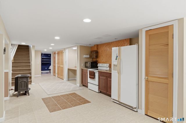 44 Skyline Drive, Waterbury, CT 06706