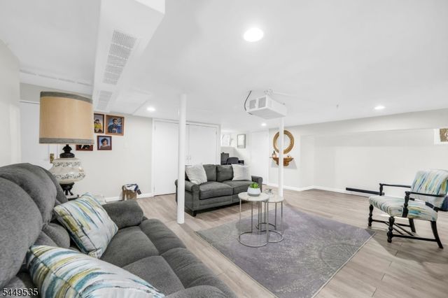 256 Van Buren Ave, Teaneck Twp., NJ 07666