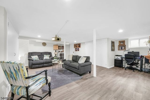 256 Van Buren Ave, Teaneck Twp., NJ 07666