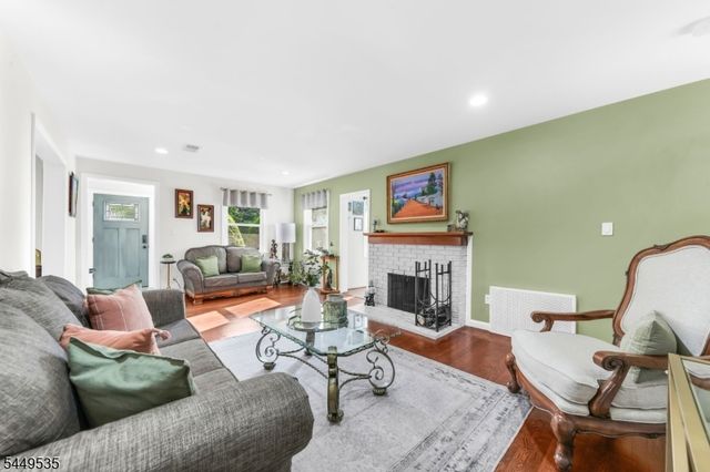 256 Van Buren Ave, Teaneck Twp., NJ 07666