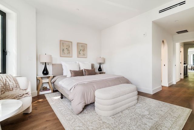 79 Park St 1, Brookline, MA 02446
