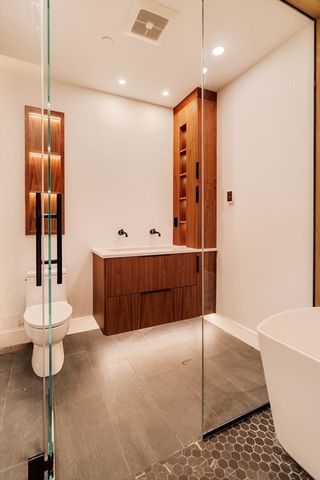 79 Park St 1, Brookline, MA 02446