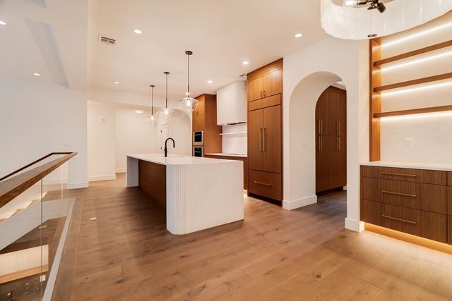 79 Park St 1, Brookline, MA 02446