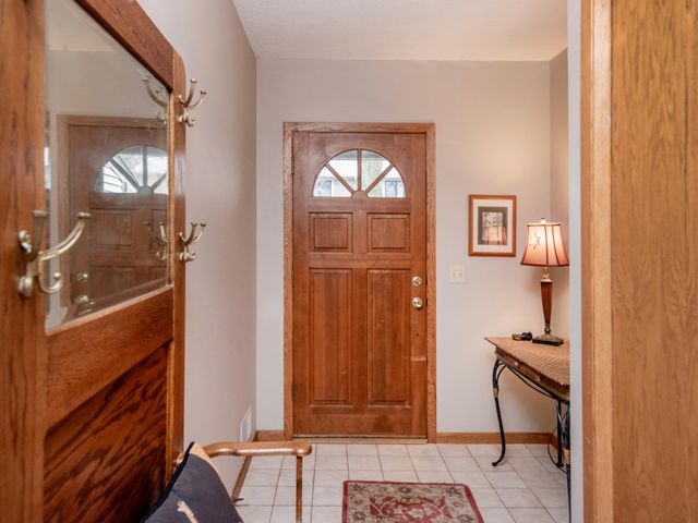 493 Sterling Street S, Maplewood, MN 55119