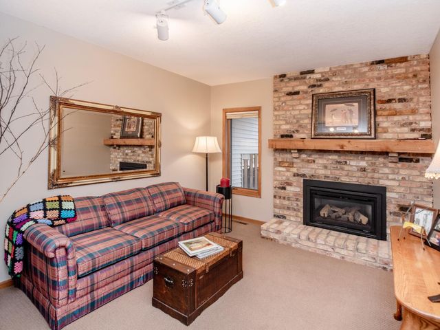 493 Sterling Street S, Maplewood, MN 55119