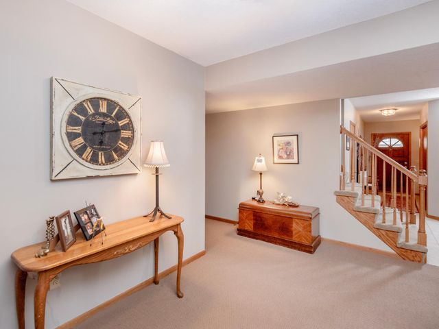 493 Sterling Street S, Maplewood, MN 55119