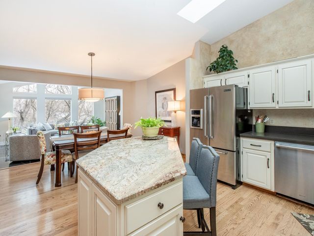 493 Sterling Street S, Maplewood, MN 55119