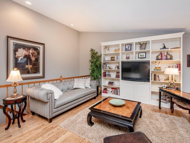 493 Sterling Street S, Maplewood, MN 55119