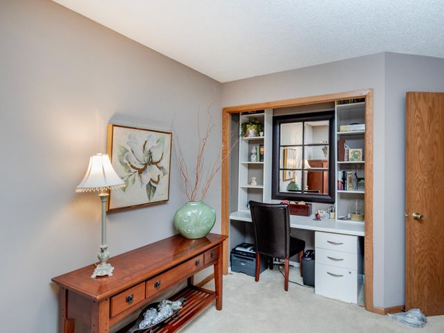 493 Sterling Street S, Maplewood, MN 55119