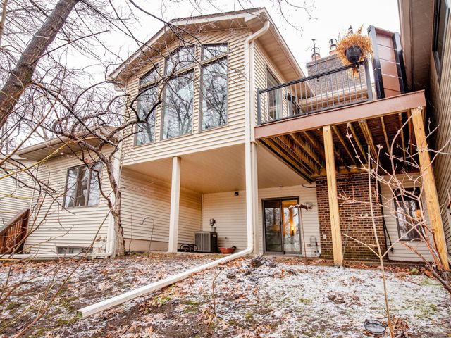 493 Sterling Street S, Maplewood, MN 55119