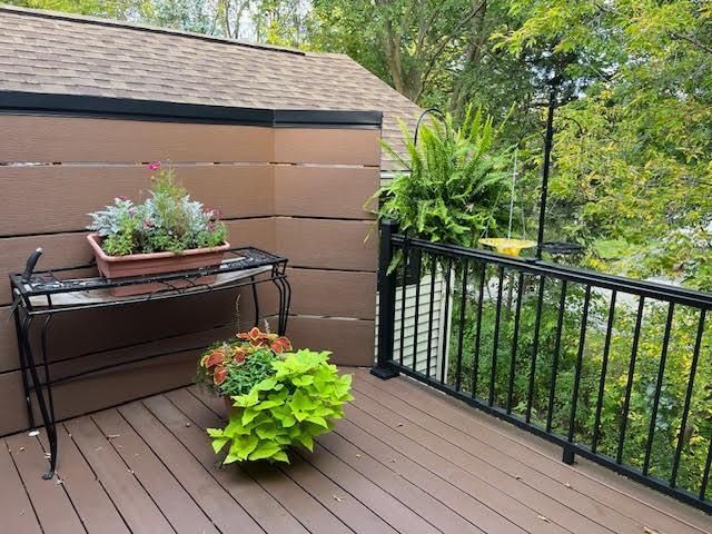 493 Sterling Street S, Maplewood, MN 55119