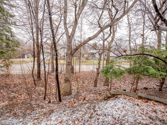 493 Sterling Street S, Maplewood, MN 55119