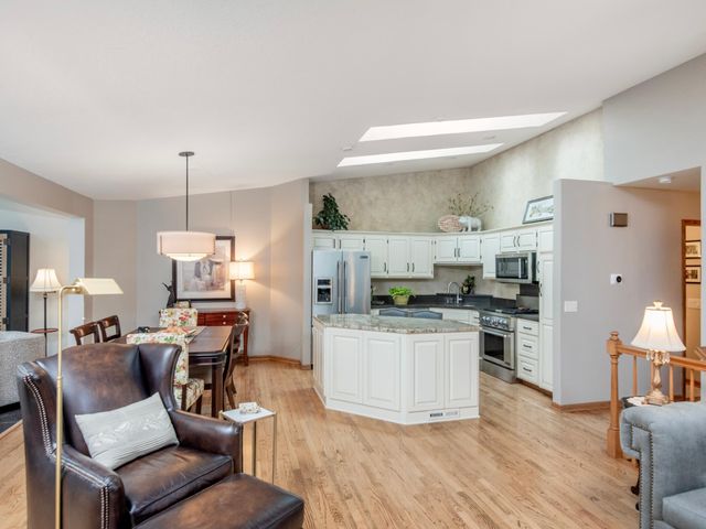 493 Sterling Street S, Maplewood, MN 55119