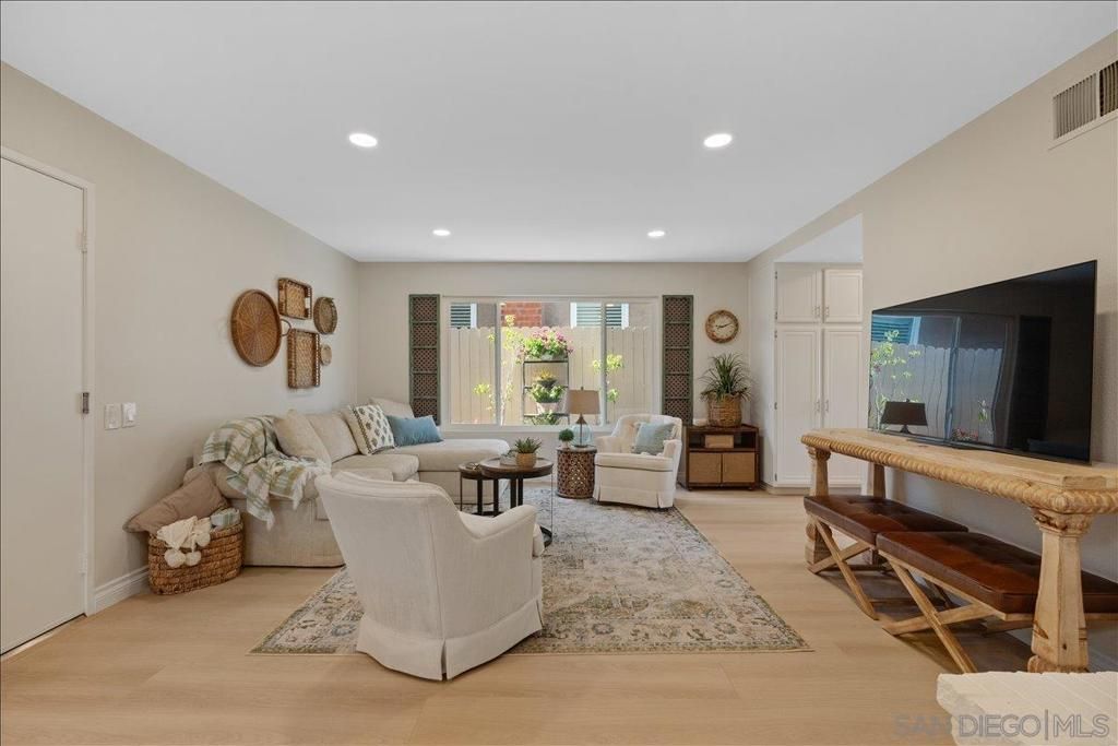 Image 5 of property listing at 14168 Kendra Way, Poway, CA 92064