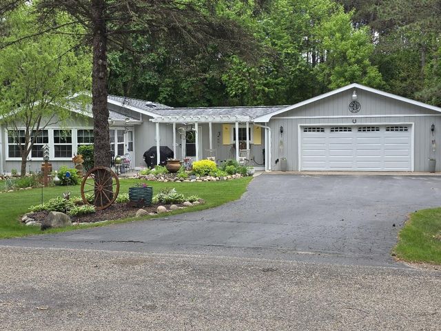 N2146 HILLCREST LANE, Wautoma, WI 54982