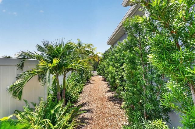 1714 NW 17TH TERRACE, Cape Coral, FL 33993