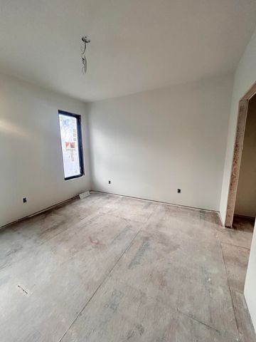 5904 S Clay Avenue, Springfield, MO 65810