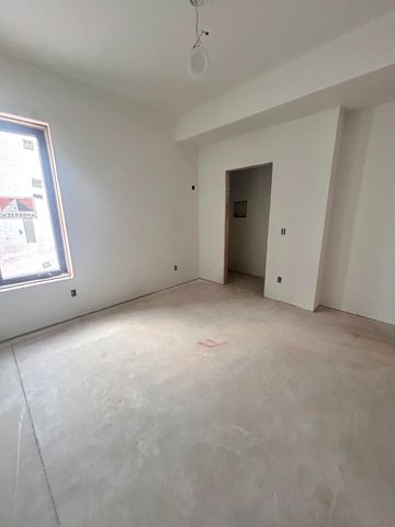 5904 S Clay Avenue, Springfield, MO 65810