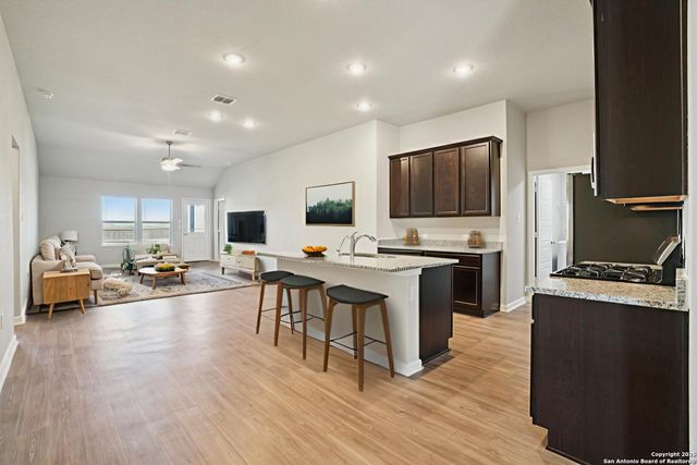 7019 Vista Loop, San Antonio, TX 78233