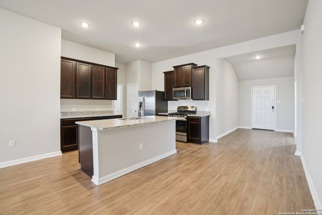 7019 Vista Loop, San Antonio, TX 78233