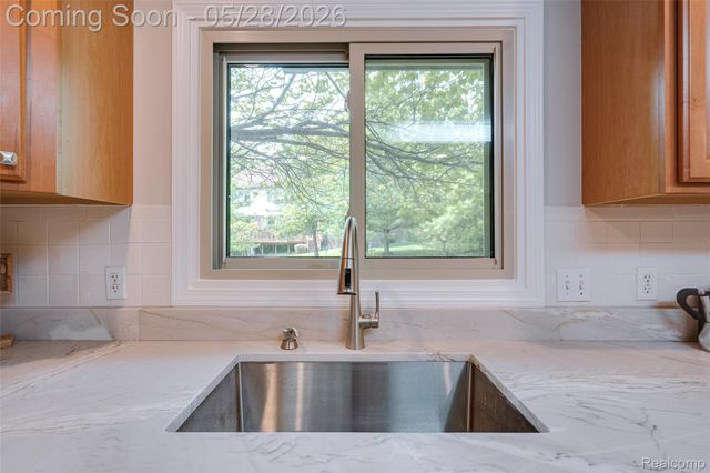 24557 Ackert Court, Novi, MI 48375