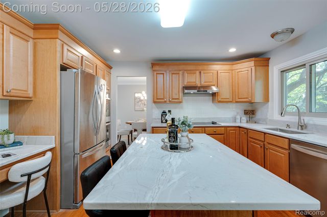 24557 Ackert Court, Novi, MI 48375
