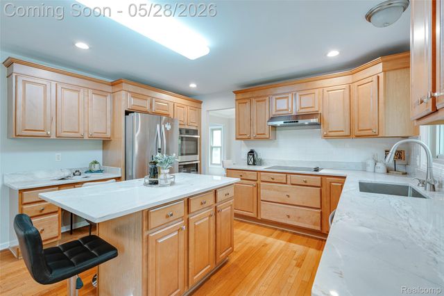 24557 Ackert Court, Novi, MI 48375
