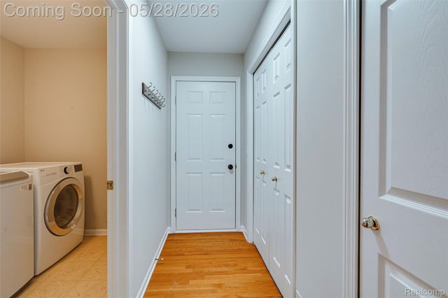 24557 Ackert Court, Novi, MI 48375