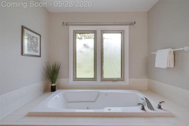 24557 Ackert Court, Novi, MI 48375