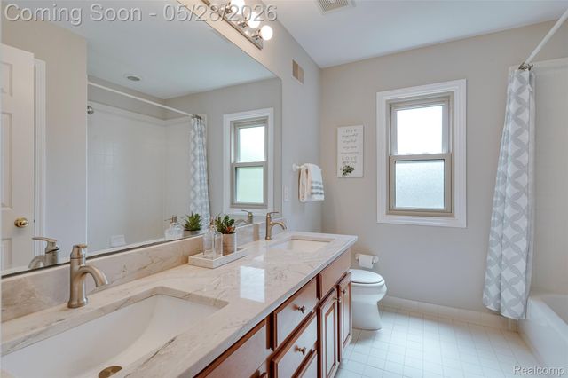 24557 Ackert Court, Novi, MI 48375