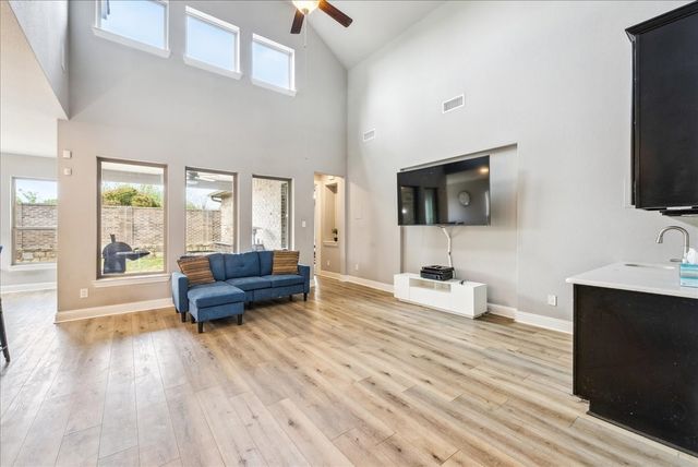 2605 High Bluff Drive, Mansfield, TX 76063