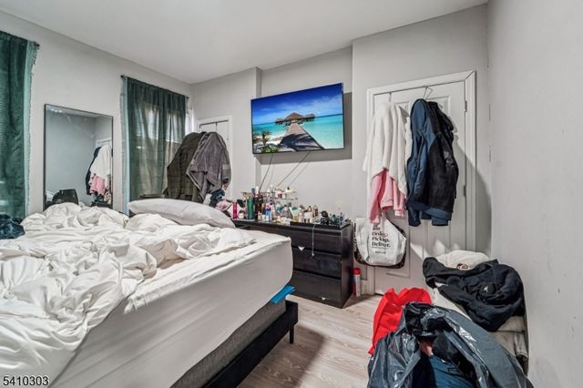 37 Hillman St, Paterson City, NJ 07522