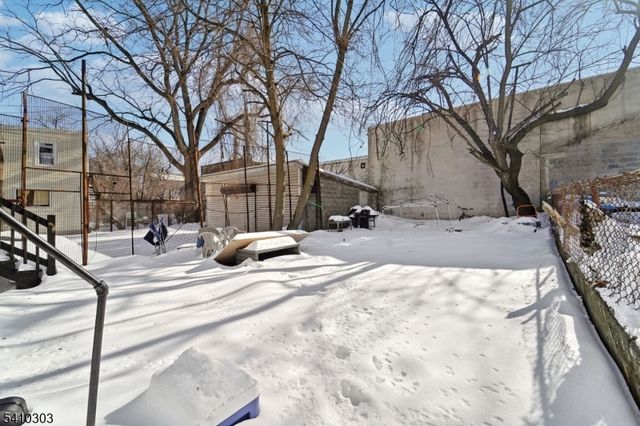 37 Hillman St, Paterson City, NJ 07522