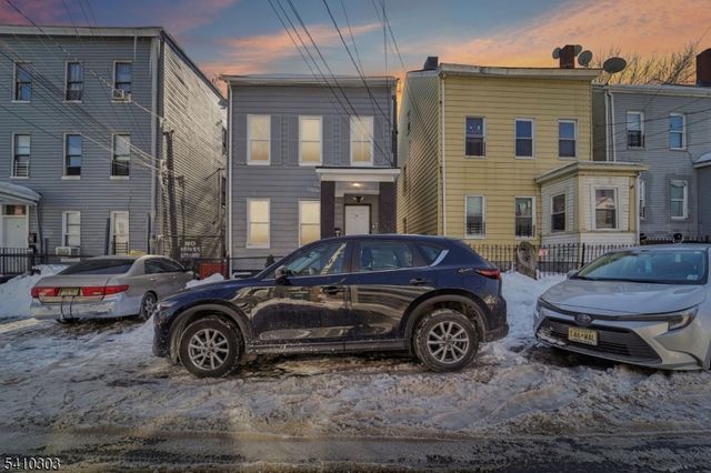 37 Hillman St, Paterson City, NJ 07522